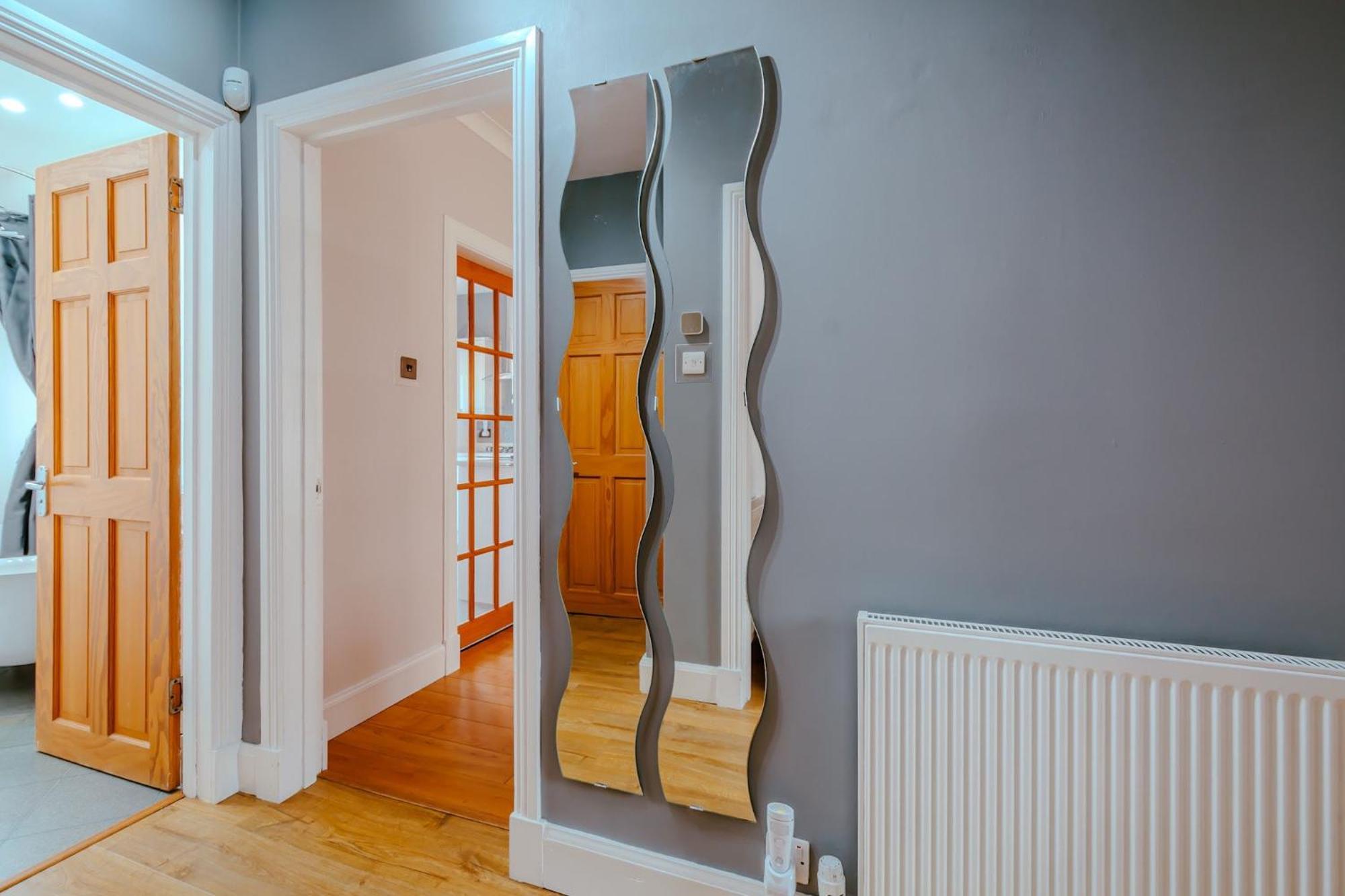 Crewe Apartment - 2 Bed, Free Off Street Parking And Private Garden Edinburg Exteriör bild