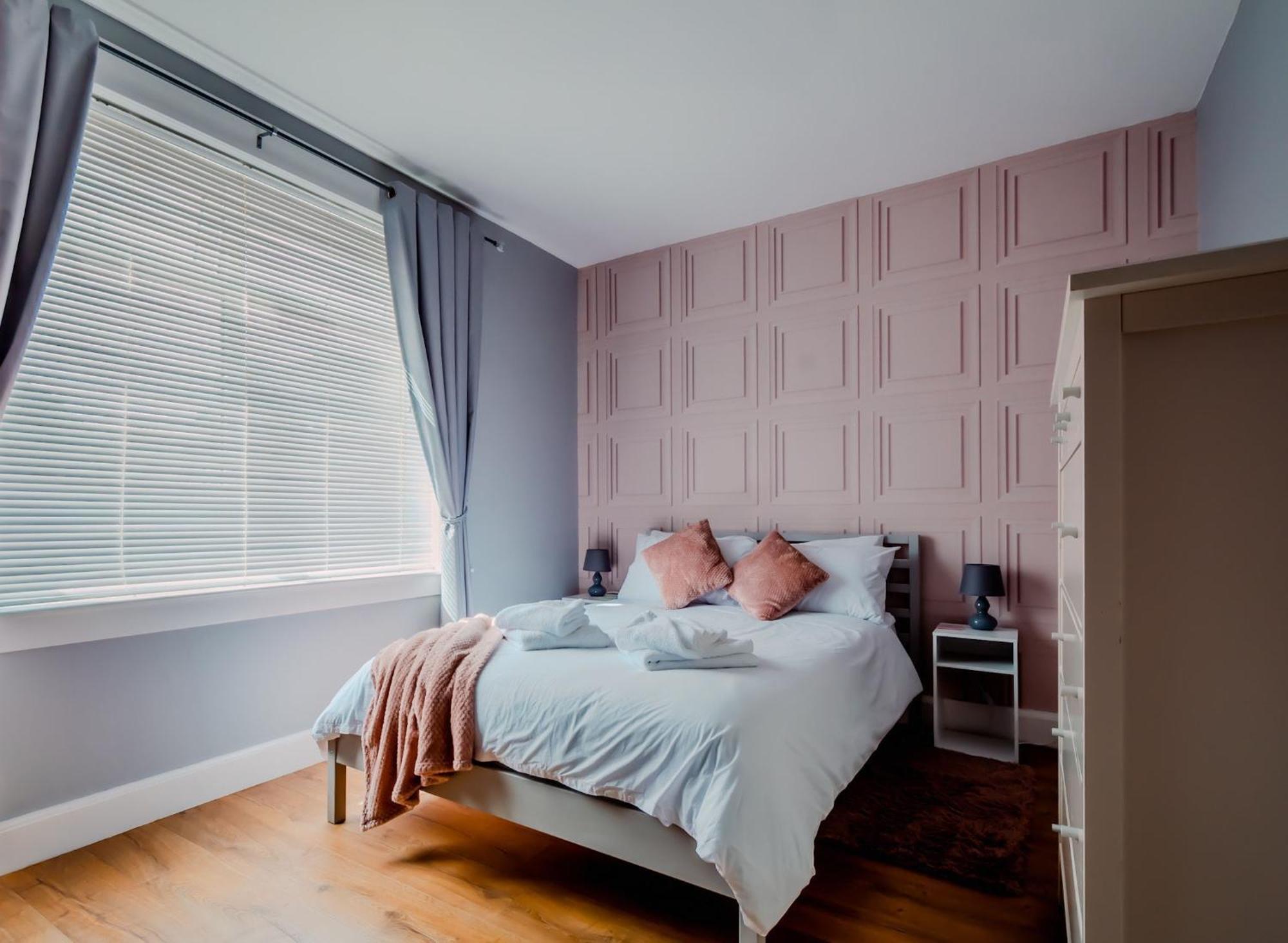 Crewe Apartment - 2 Bed, Free Off Street Parking And Private Garden Edinburg Exteriör bild