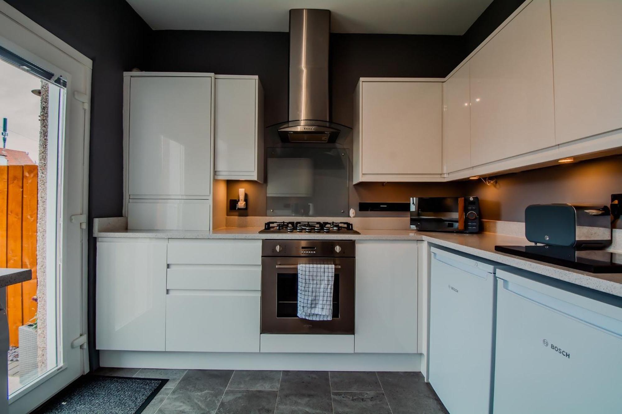 Crewe Apartment - 2 Bed, Free Off Street Parking And Private Garden Edinburg Exteriör bild