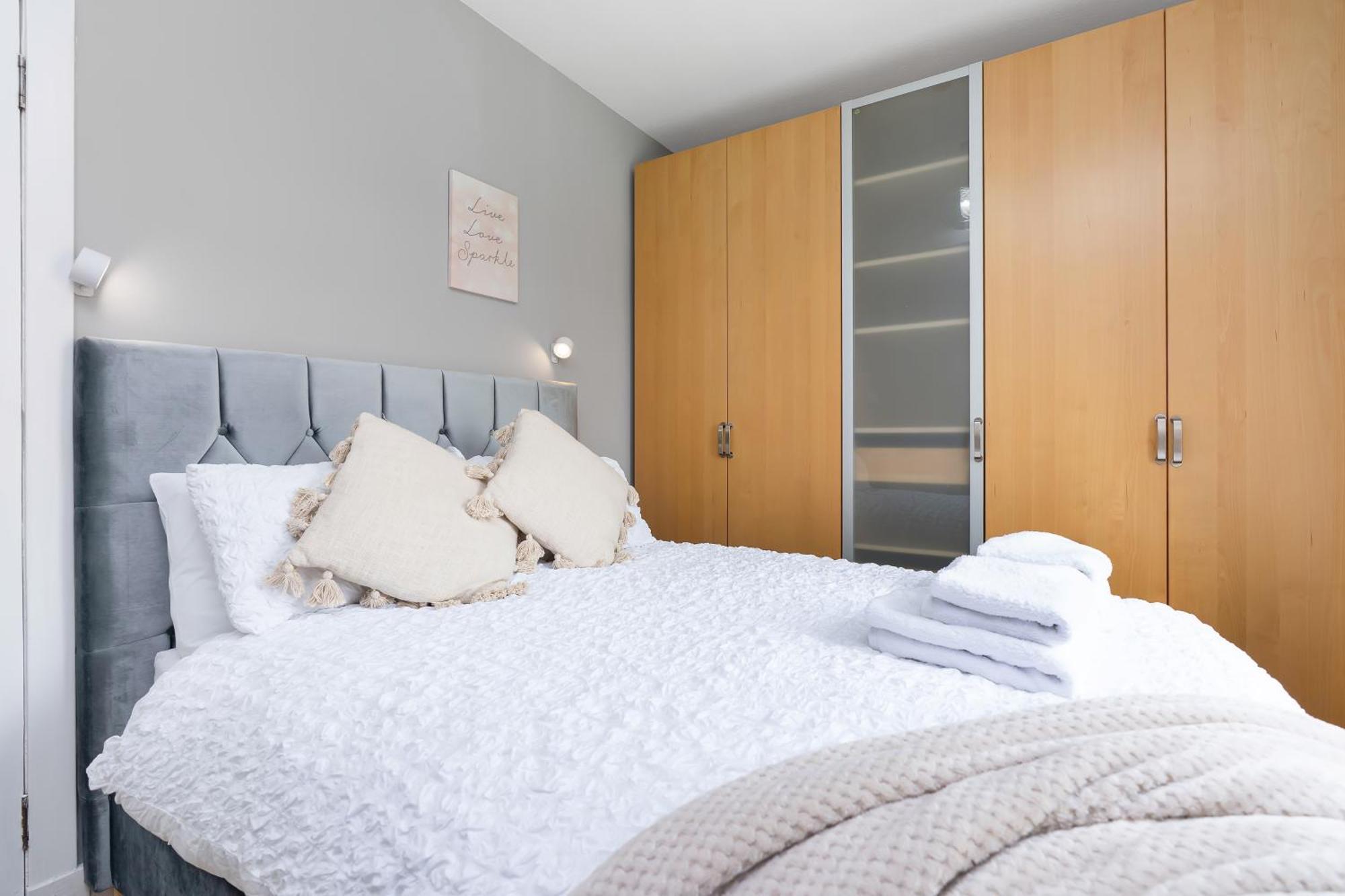 Crewe Apartment - 2 Bed, Free Off Street Parking And Private Garden Edinburg Exteriör bild