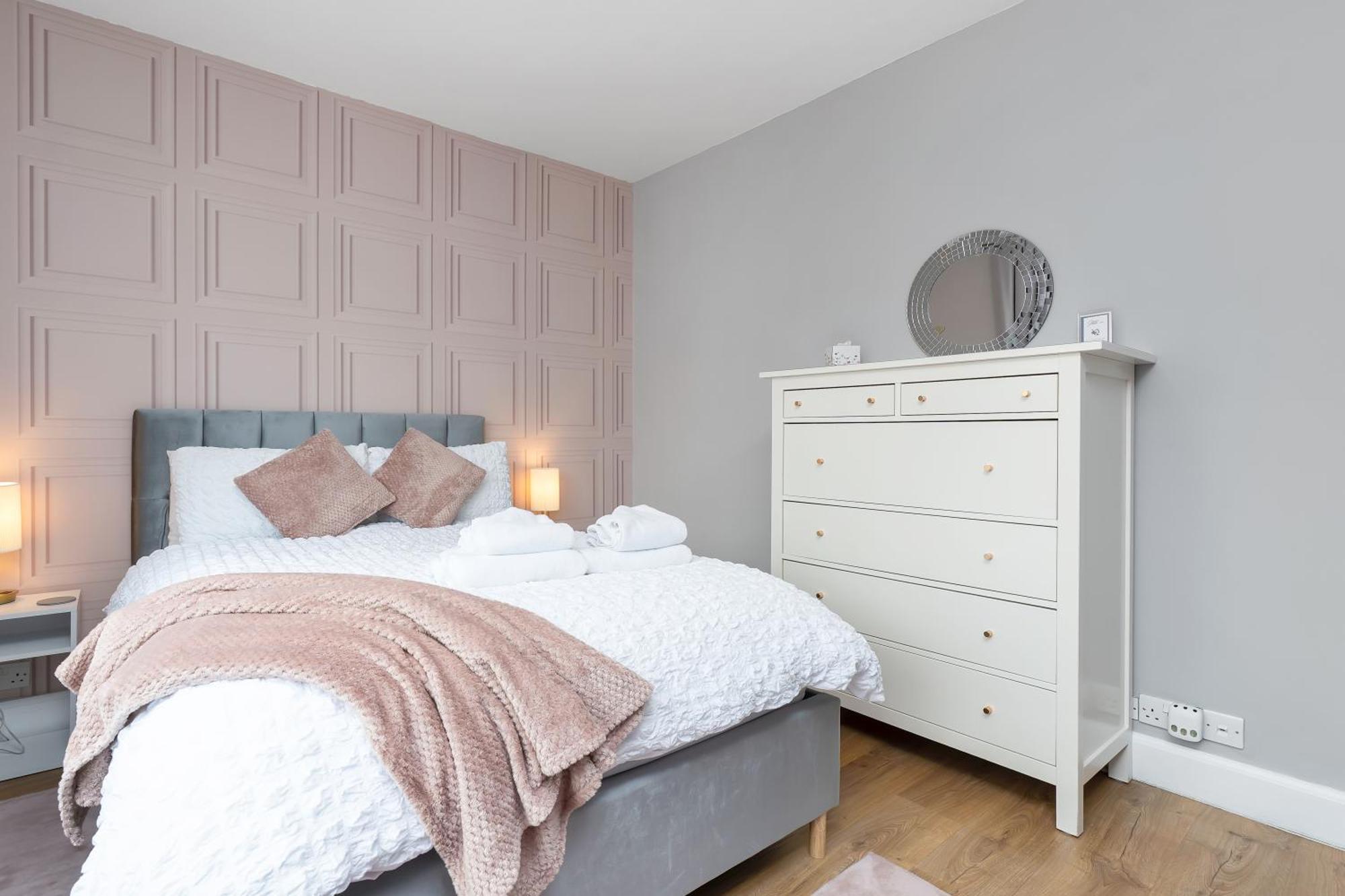 Crewe Apartment - 2 Bed, Free Off Street Parking And Private Garden Edinburg Exteriör bild