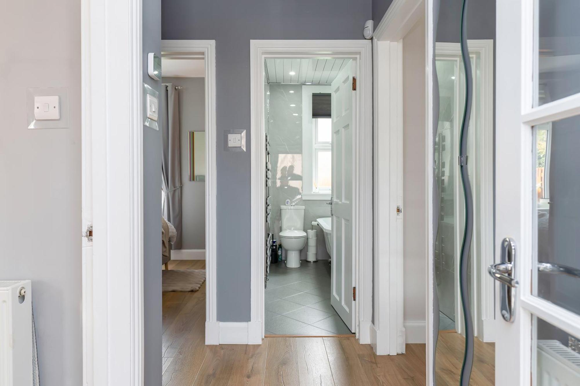 Crewe Apartment - 2 Bed, Free Off Street Parking And Private Garden Edinburg Exteriör bild